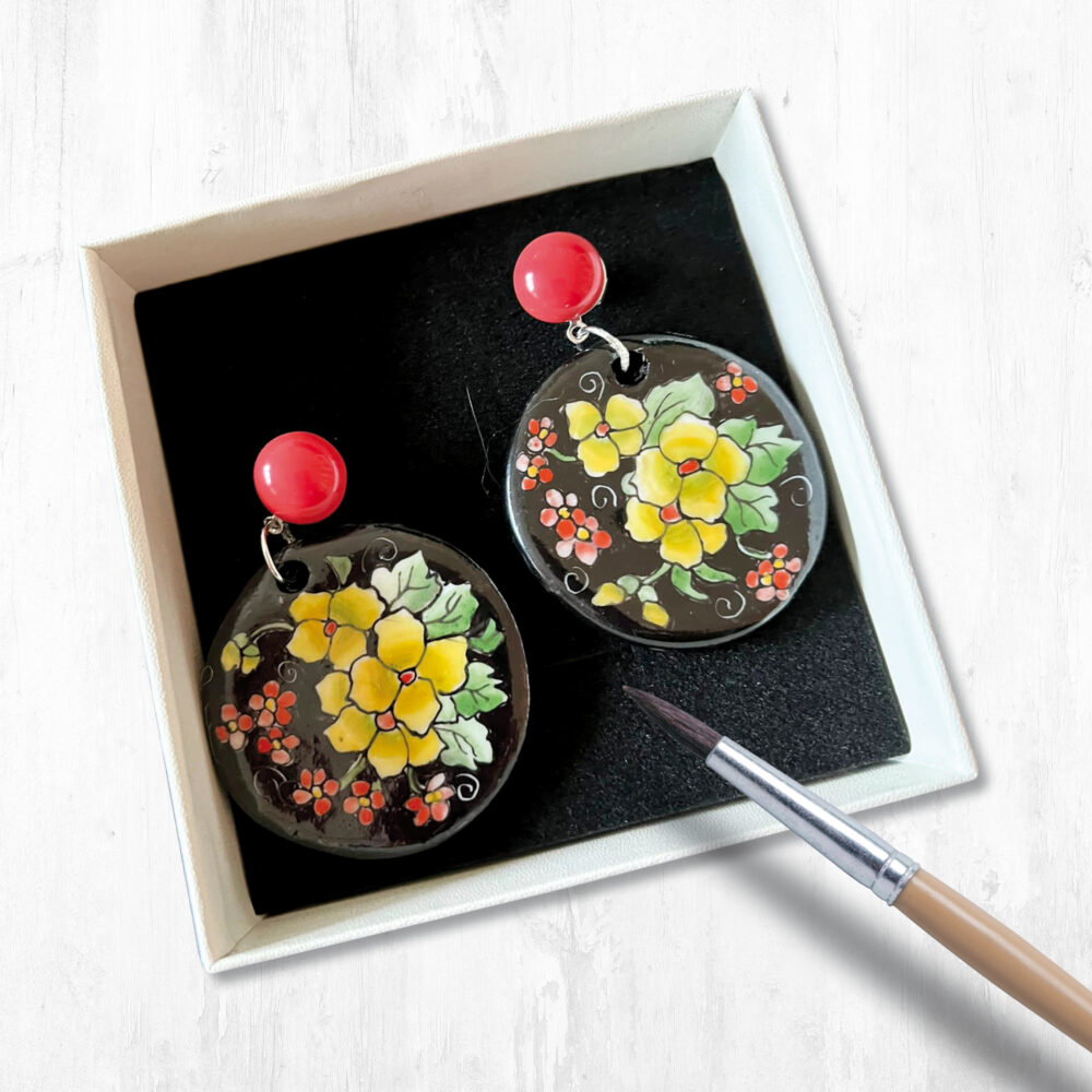 Orecchini in porcellana, linea “sa domo de su entu”