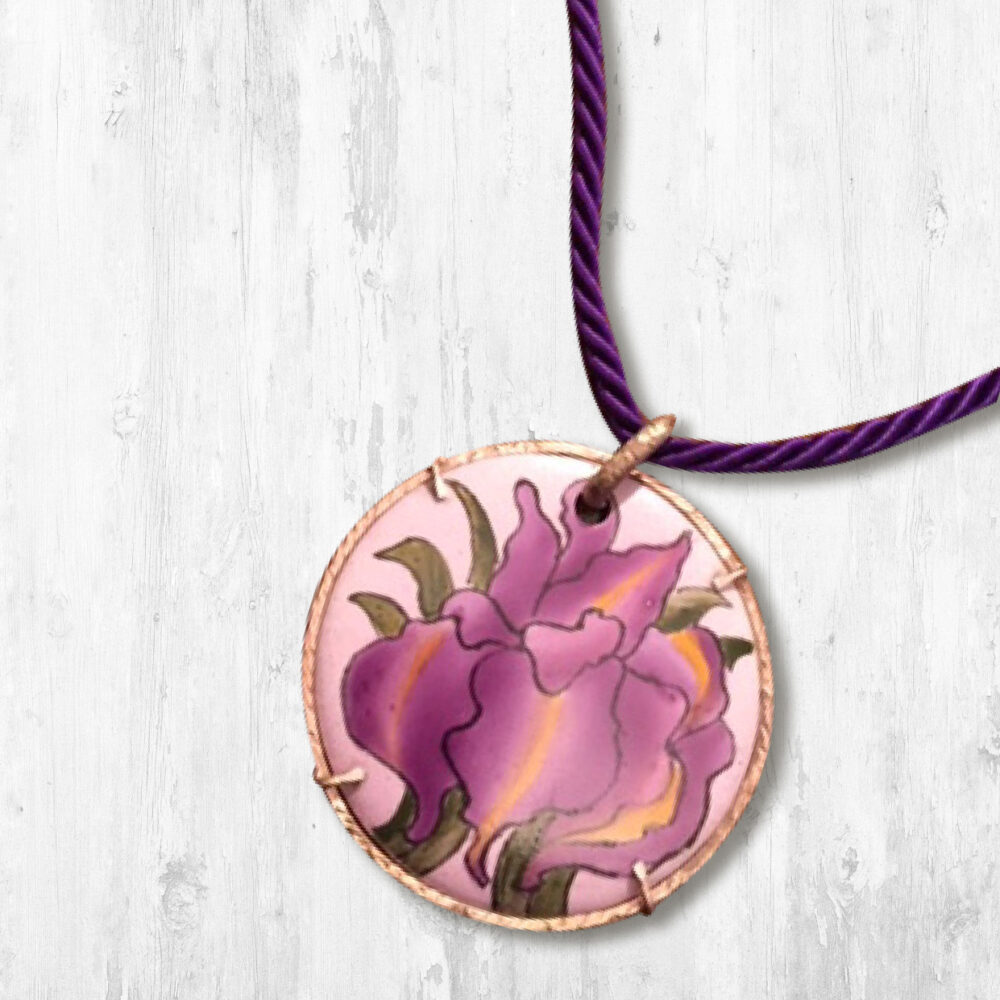 Ciondolo rosa in porcellana