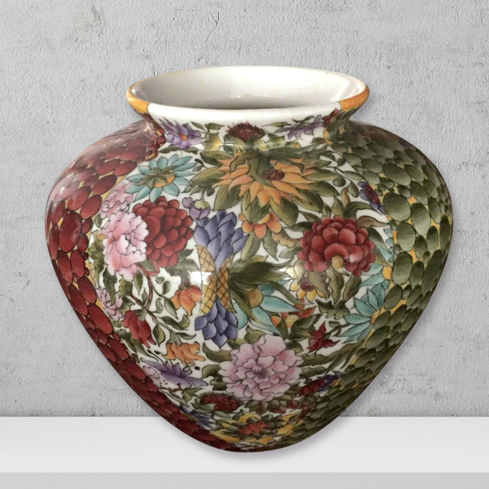 Vaso in porcellana intrusioni